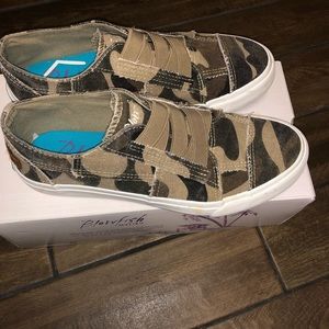 Blowfish camo shoes